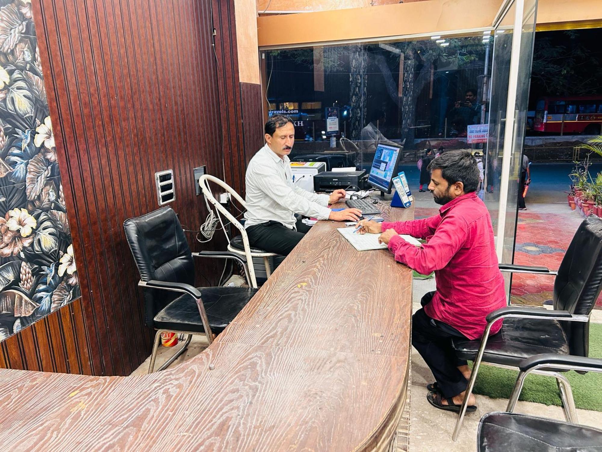 Hotel O Rajdhani Group Of Hotels Mysore Exteriör bild